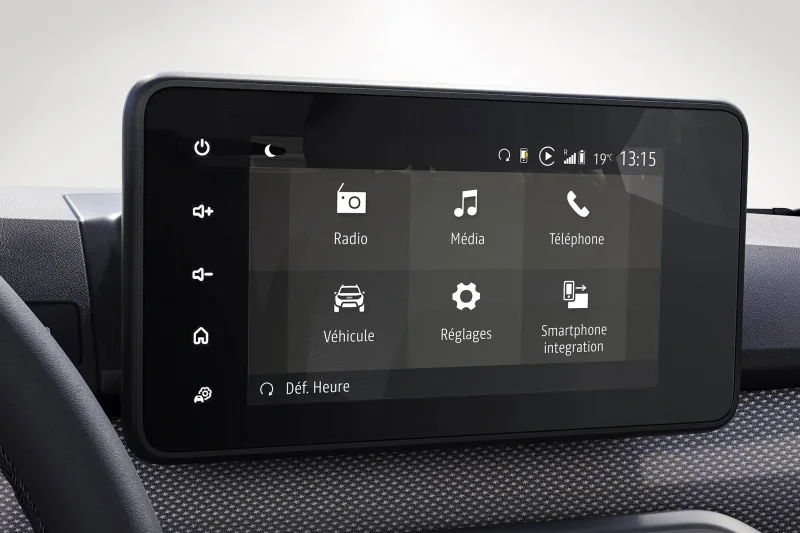Dacia Media Display ve Media Nav neslini temsil eden multimedya ekranı